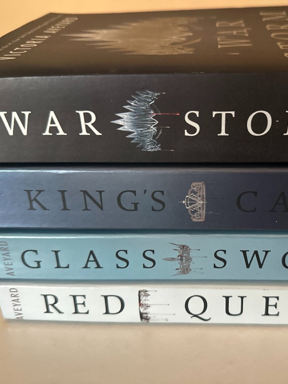 Victoria Aveyard Red Queen Series 4 Book Set